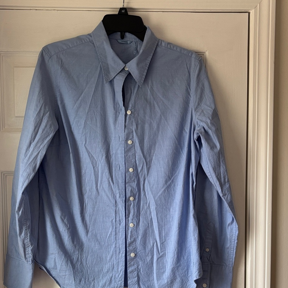 Izod Women's Light Blue Button Down Shirt